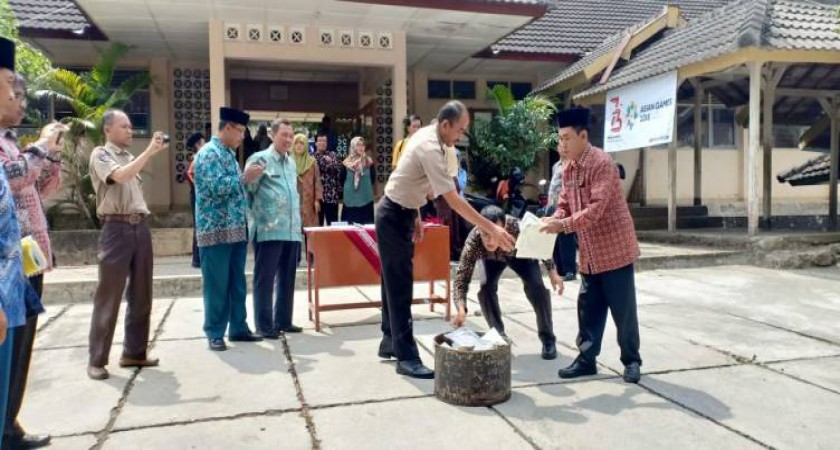 Pemusnahan Blangko Ijazah Rusak